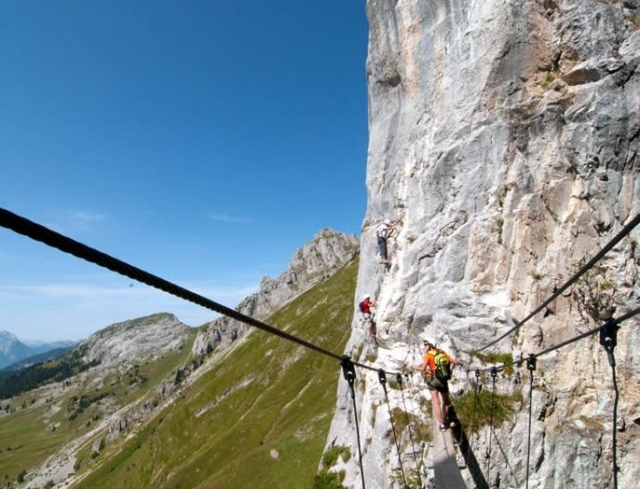  Disfruta de la vía ferrata